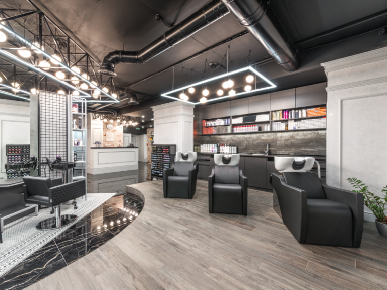 大手脱毛サロンの淘汰と新たな選択肢 ～〇リシアクリニック倒産が示す未来～